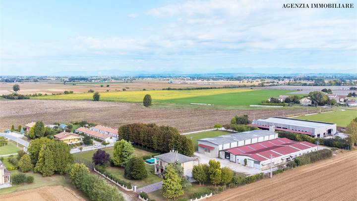 Hangar dans vente à Rodigo