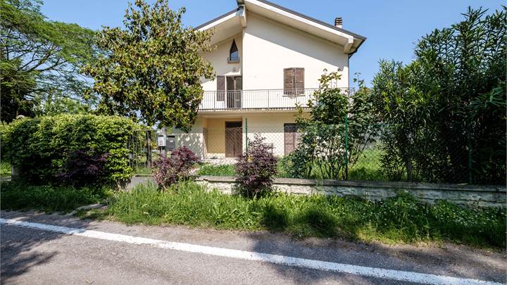 Villa en venta la Roncoferraro