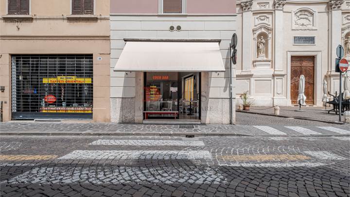 Bar for cession in Mantova