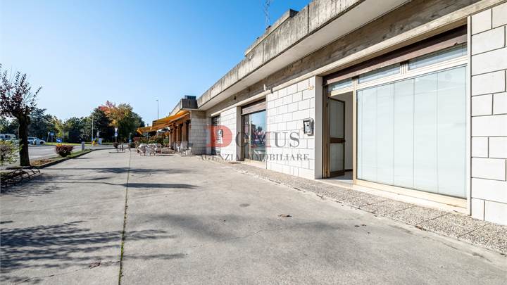 Magasin  dans vente à Castelbelforte