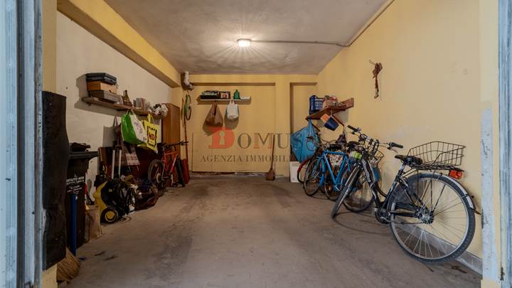 Garage dans vente à Mantova