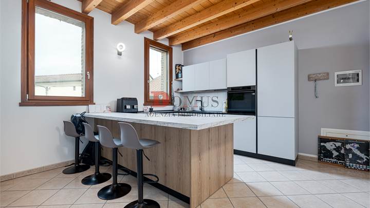 Trilocale duplex ristrutturato con garage doppio