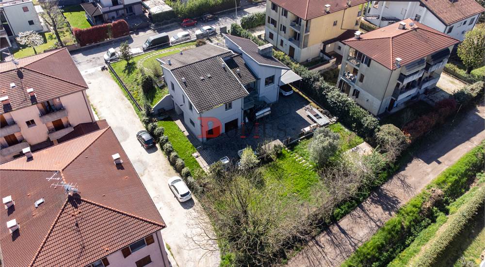 Villa - retro - dal drone