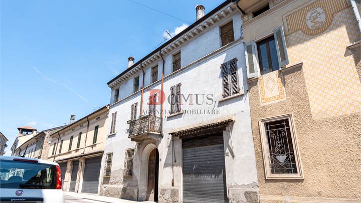 Palazzo / Palazzin for sale in Bozzolo