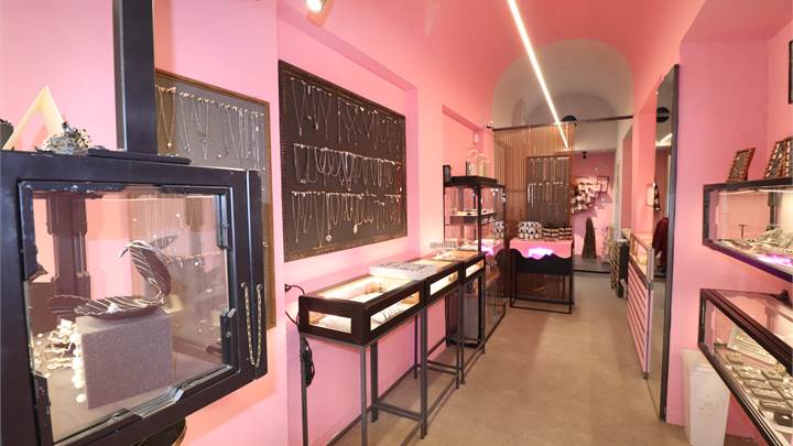 Jewelery for cession in Mantova