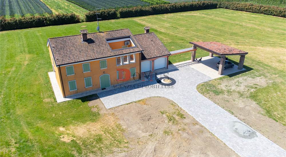 Casa vista dal drone