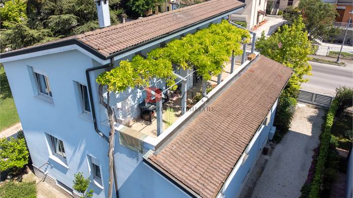 Villa en venta la Borgo Virgilio