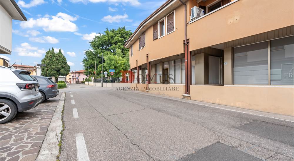 Ufficio fronte strada