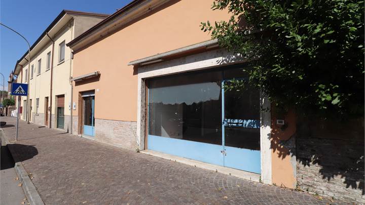 Oficina en renta la Mantova