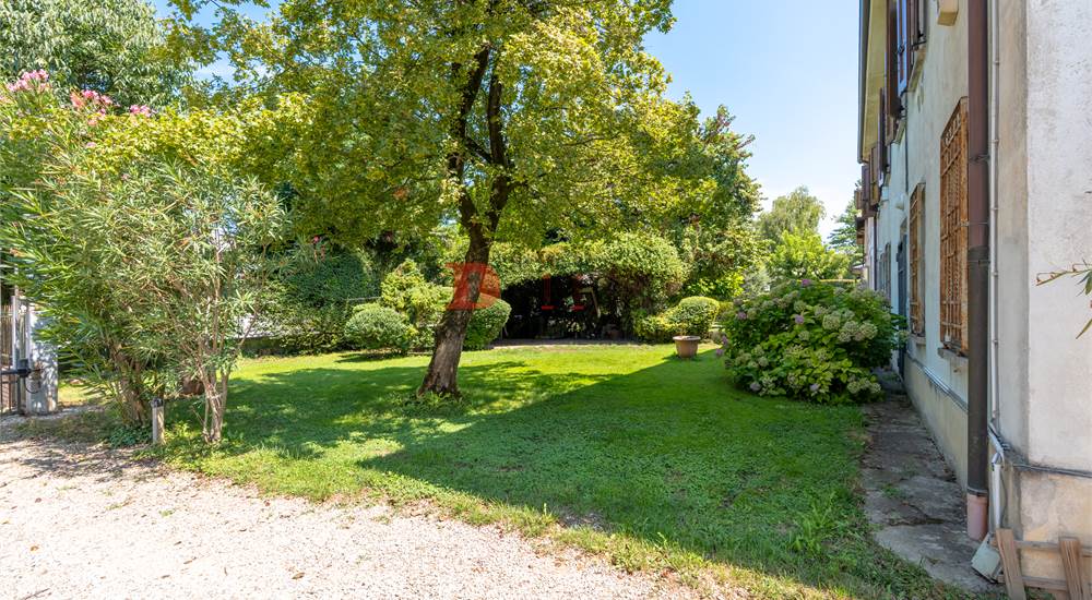 Giardino  fronte
