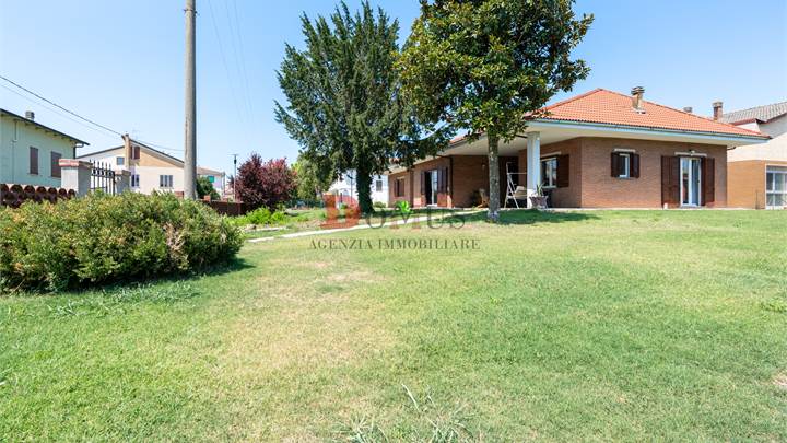 Villa в продажа для Roncoferraro