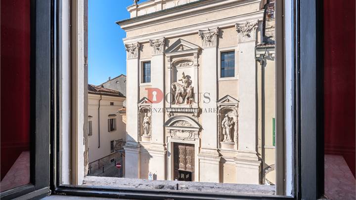 Trilocale arredato con vista panoramica