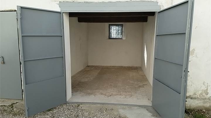 Garage/magazzino in affitto