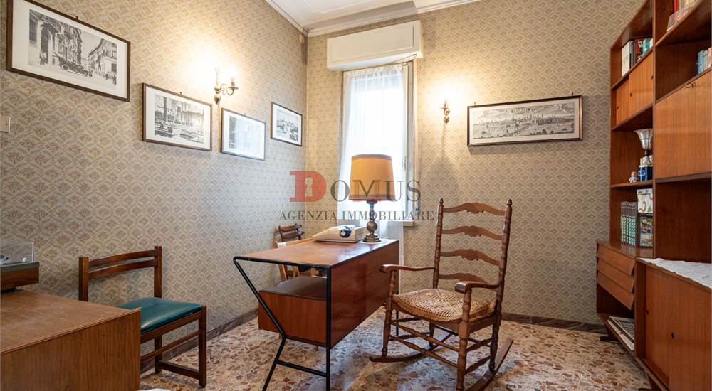 Angolo studio in soggiorno