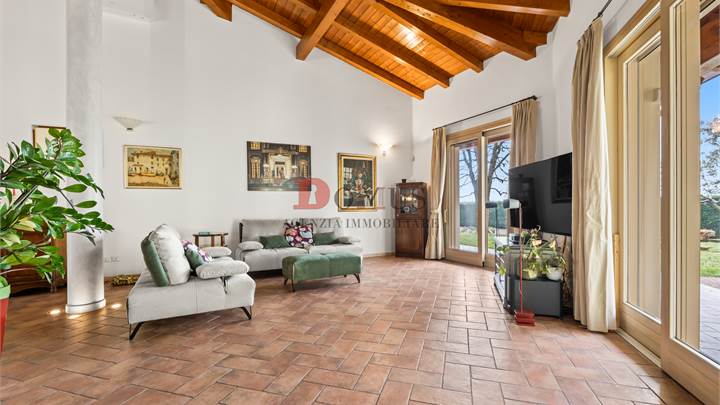 Villa / Haus zu verkauf in Roncoferraro