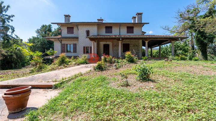 VILLA INDIPENDENTE DI AMPIA METRATURA 