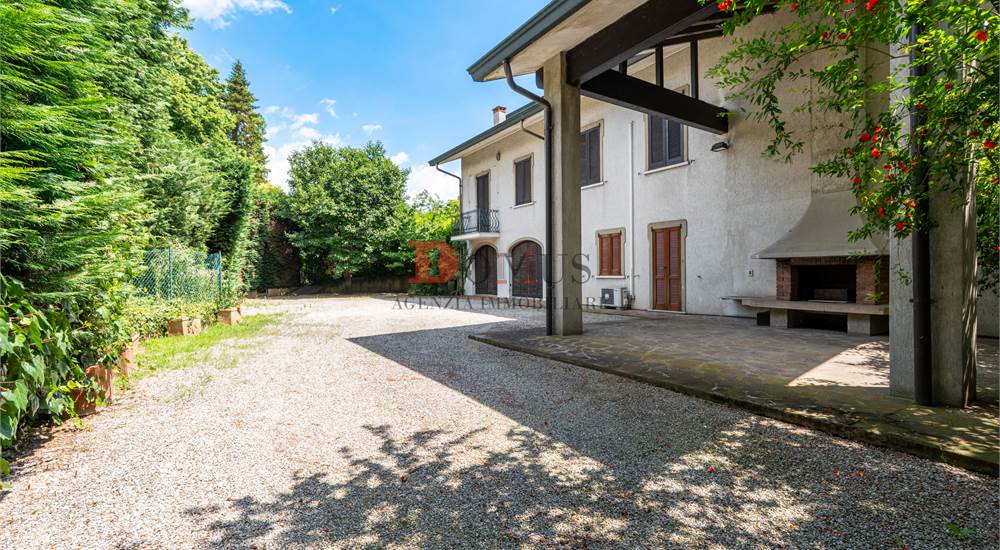 Cortile / Portico